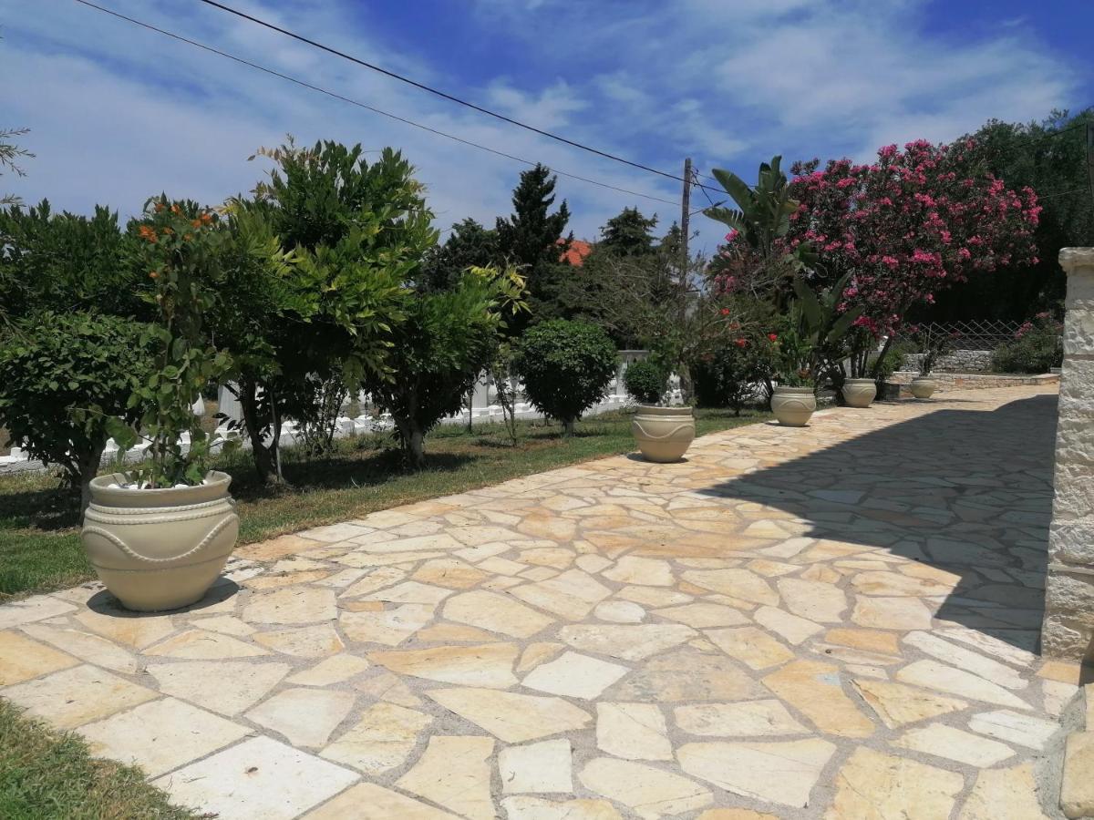 Makis Apartments Arillas  Buitenkant foto
